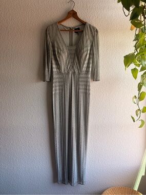 Stunning Silver Beaded Adrianna Papell Gown - Size 4